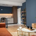Cozy Cityscape Bluewood, Modern & Cozy Premium Apartment