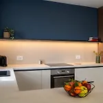 Apartment Cozy Cityscape Bluewood, Modern & Cozy Premium