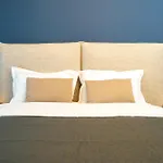 Cozy Cityscape Bluewood, Modern & Cozy Premium