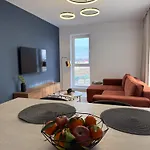 Cozy Cityscape Bluewood, Modern & Cozy Premium Brasov