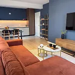 Cozy Cityscape Bluewood, Modern & Cozy Premium Apartment Brasov