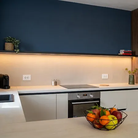 Apartment Cozy Cityscape Bluewood, Modern & Cozy Premium