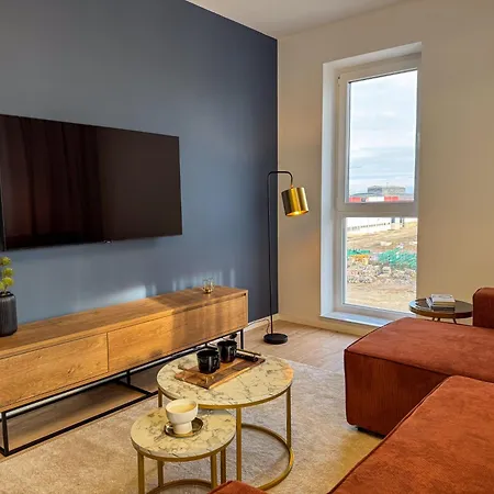 Cozy Cityscape Bluewood, Modern & Cozy Premium *
