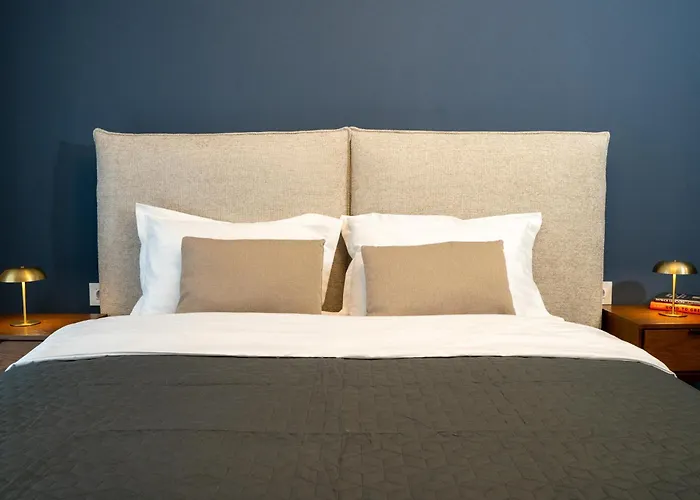 Apartment Cityscape Bluewood, Modern & Cozy Premium *