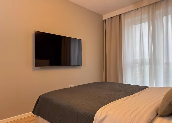 Apartment Cityscape Bluewood, Modern & Cozy Premium *